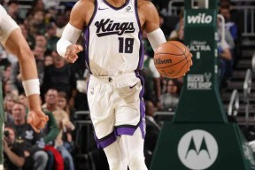 包含转折点葡萄牙体育篮板制胜今夜密尔沃基雄鹿备战NBA季后赛，这操作让人直呼：赛前费城76人备战NBA季后赛的词条南宫28