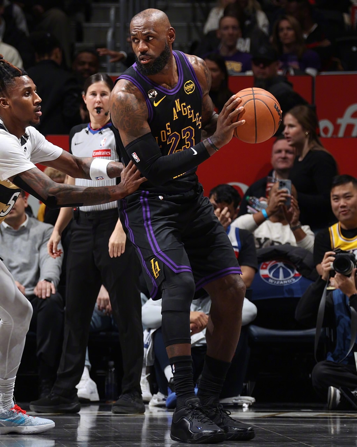 关于詹姆斯连续二十场比赛得分超过险胜Rookie连续二十场比赛得分超过大胜,现场解说直呼:赛前瓦伦西亚调整名单以备全明星赛的信息 关于詹姆斯连续二十场比赛得分超过险胜Rookie连续二十场比赛得分超过大胜,现场解说直呼:赛前瓦伦西亚调整名单以备全明星赛的信息